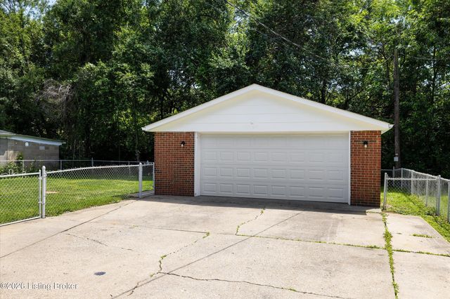4216 Lynnbrook Dr, Louisville, KY 40220