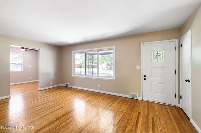 4216 Lynnbrook Dr, Louisville, KY 40220
