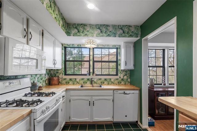 47 Manchester Lane A, West Milford, NJ 07480