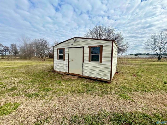 726 Red Hat Road, Decatur, AL 35601