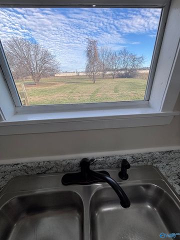 726 Red Hat Road, Decatur, AL 35601