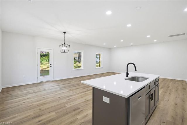 906 Twyckenham Drive, Greensboro, NC 27408