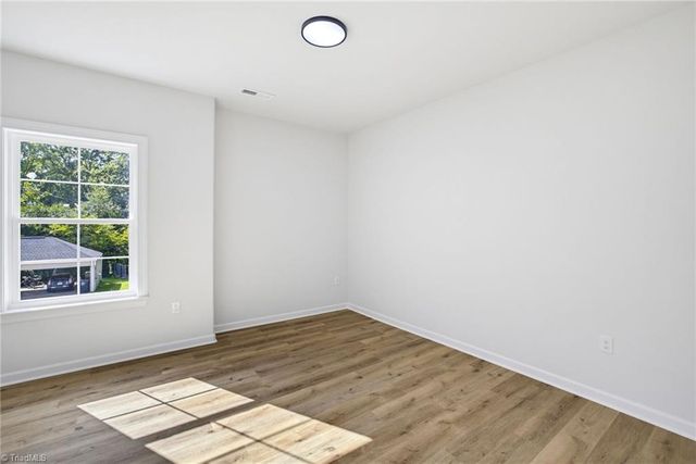906 Twyckenham Drive, Greensboro, NC 27408