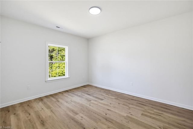 906 Twyckenham Drive, Greensboro, NC 27408