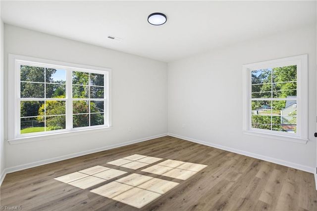 906 Twyckenham Drive, Greensboro, NC 27408