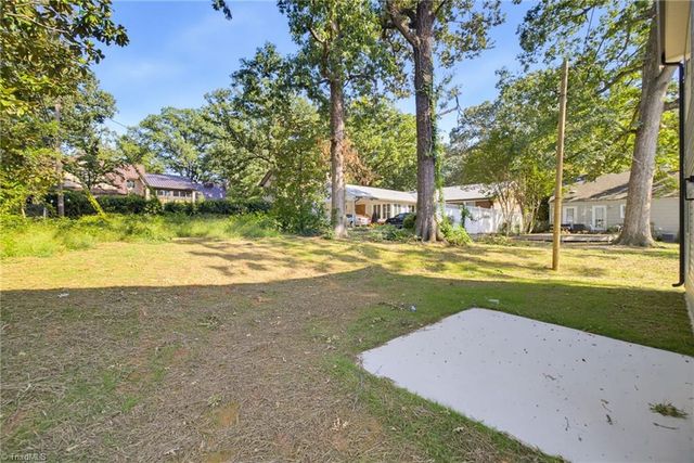906 Twyckenham Drive, Greensboro, NC 27408