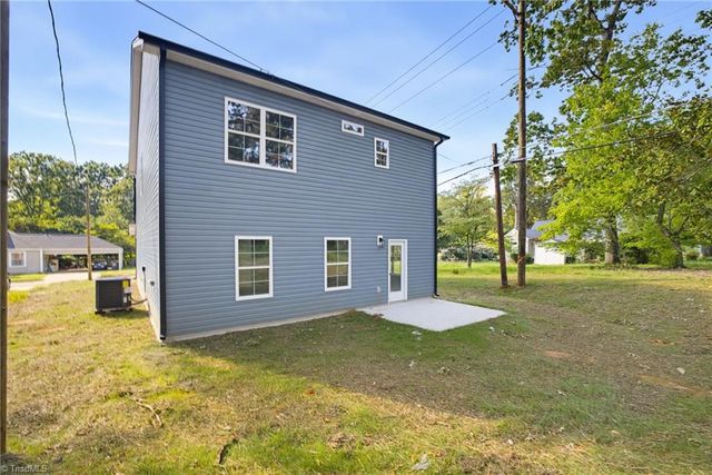 906 Twyckenham Drive, Greensboro, NC 27408