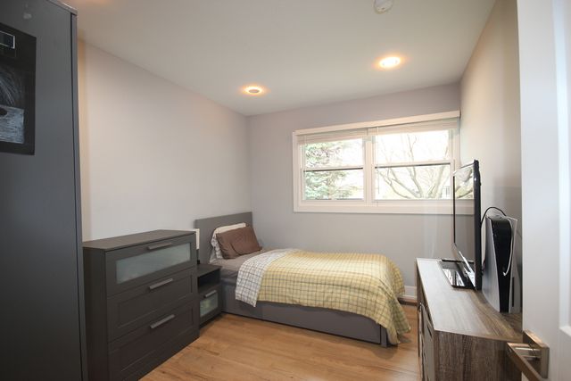 431 Springhill Drive, Roselle, IL 60172