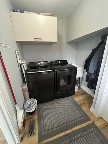 431 Springhill Drive, Roselle, IL 60172