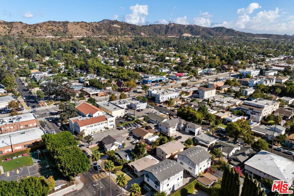 Image 19 of property listing at 5062 N Maywood Avenue, Los Angeles, CA 90041