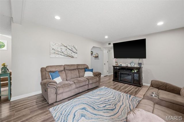 802 Love Drive, O'fallon, MO 63366