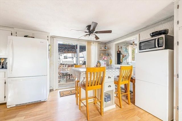 17 E Public St, Freetown, MA 02702