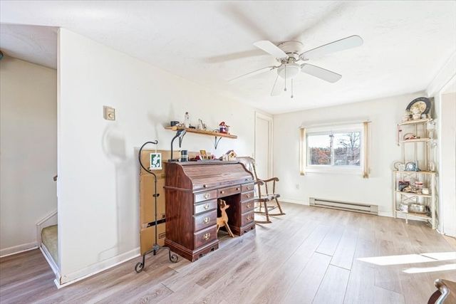 17 E Public St, Freetown, MA 02702