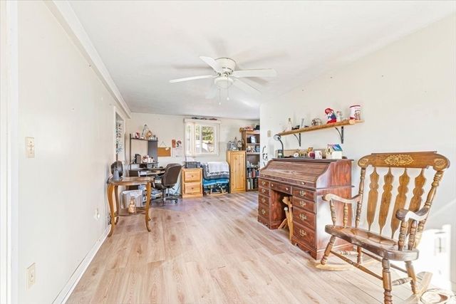 17 E Public St, Freetown, MA 02702