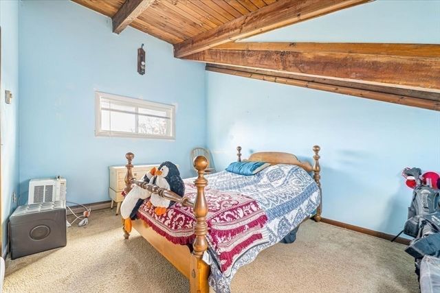 17 E Public St, Freetown, MA 02702