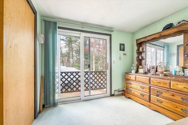 17 E Public St, Freetown, MA 02702