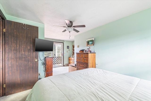 17 E Public St, Freetown, MA 02702