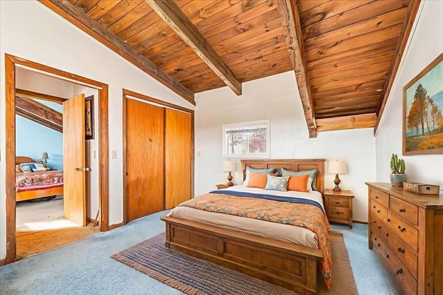 17 E Public St, Freetown, MA 02702