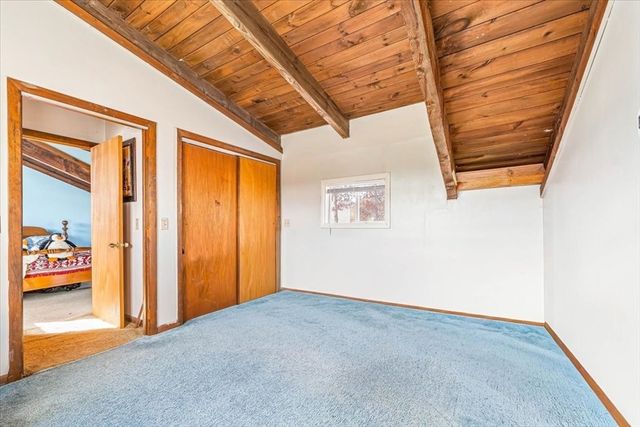 17 E Public St, Freetown, MA 02702