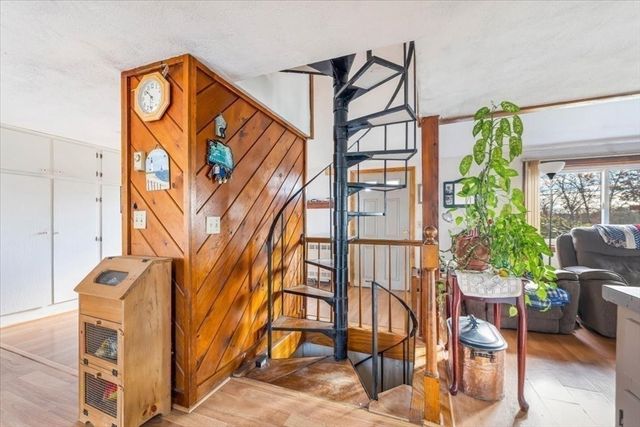 17 E Public St, Freetown, MA 02702