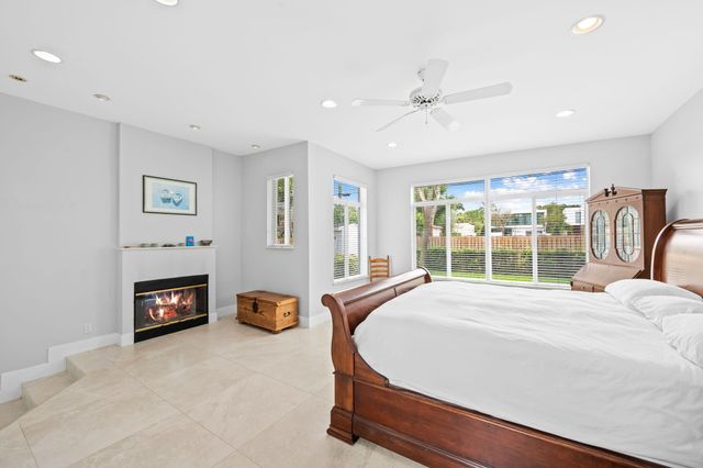 1004 SE 11th Street, Fort Lauderdale, FL 33316