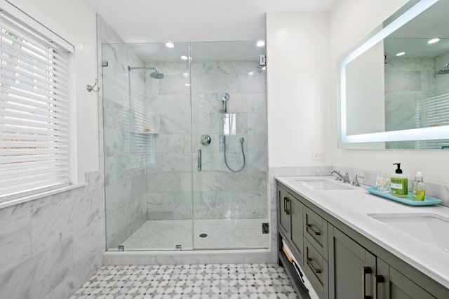 1004 SE 11th Street, Fort Lauderdale, FL 33316