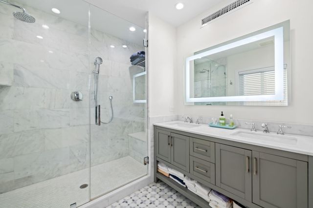 1004 SE 11th Street, Fort Lauderdale, FL 33316