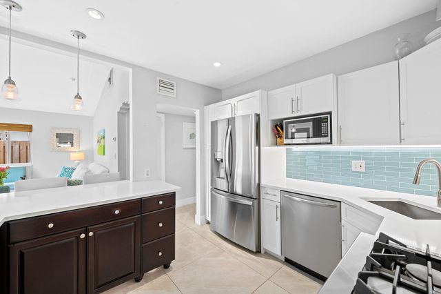 1004 SE 11th Street, Fort Lauderdale, FL 33316