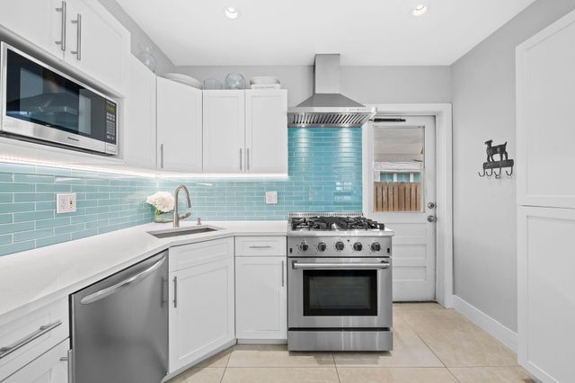 1004 SE 11th Street, Fort Lauderdale, FL 33316