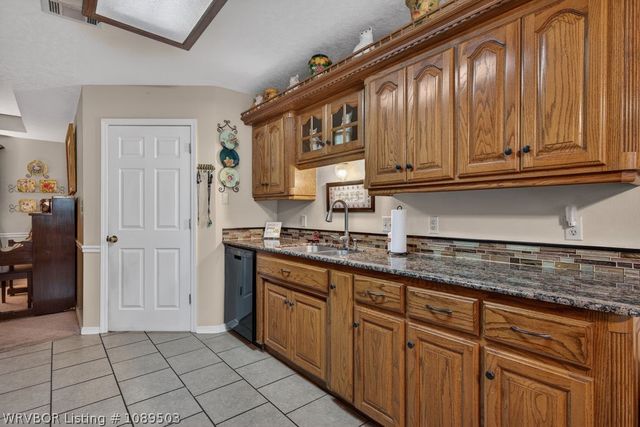 1602 Hunter Hill Drive, Van Buren, AR 72956