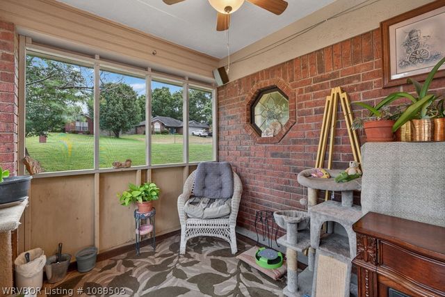1602 Hunter Hill Drive, Van Buren, AR 72956