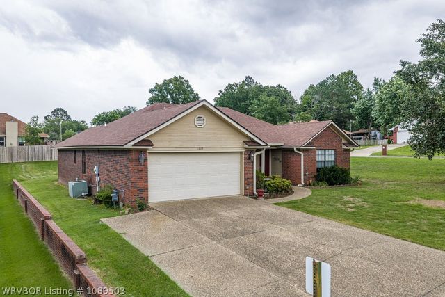 1602 Hunter Hill Drive, Van Buren, AR 72956