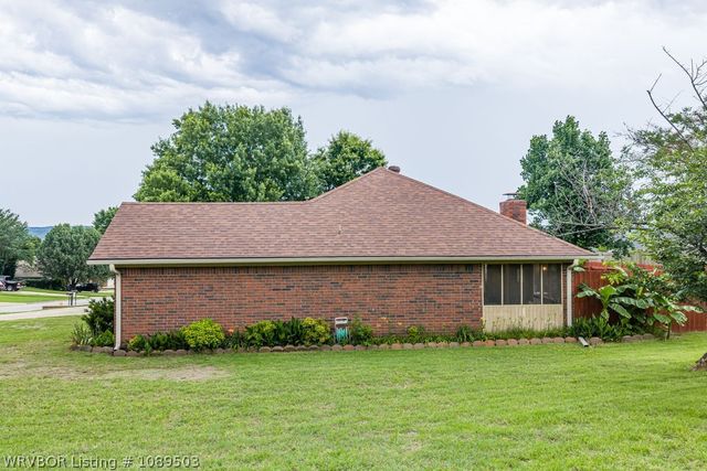 1602 Hunter Hill Drive, Van Buren, AR 72956
