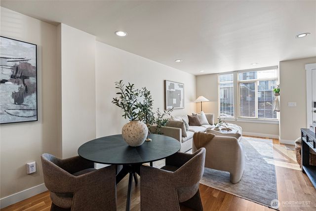 414 NE 73rd Street, Seattle, WA 98115