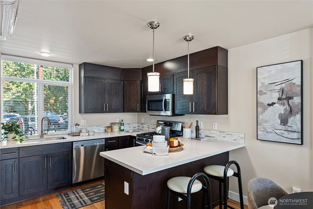 414 NE 73rd Street, Seattle, WA 98115