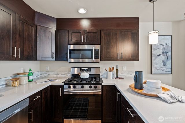 414 NE 73rd Street, Seattle, WA 98115