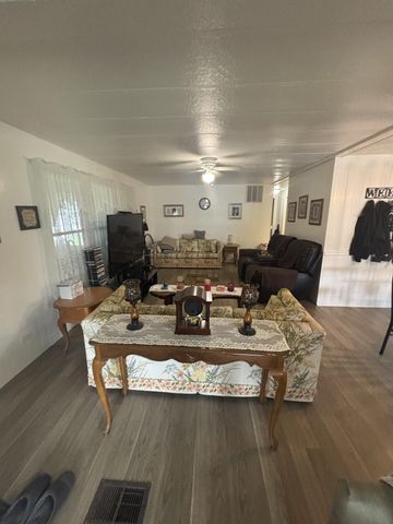 4042 Royal Manor Boulevard, Boynton Beach, FL 33436