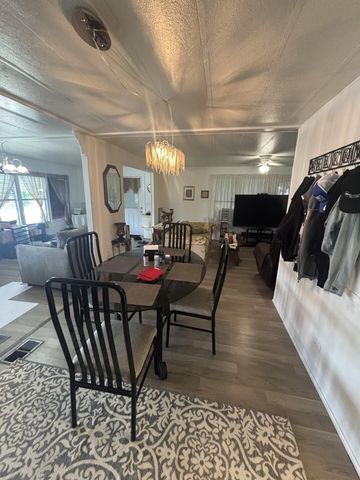 4042 Royal Manor Boulevard, Boynton Beach, FL 33436
