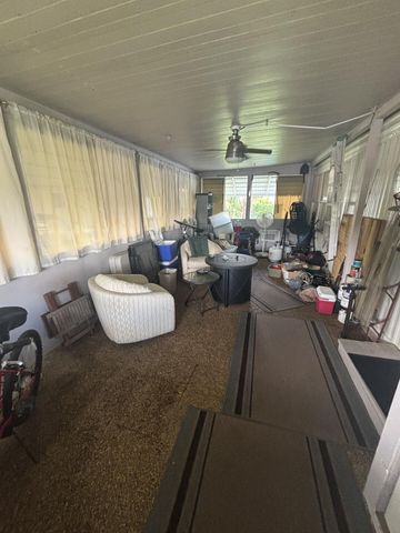 4042 Royal Manor Boulevard, Boynton Beach, FL 33436