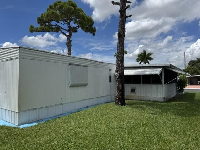 4042 Royal Manor Boulevard, Boynton Beach, FL 33436