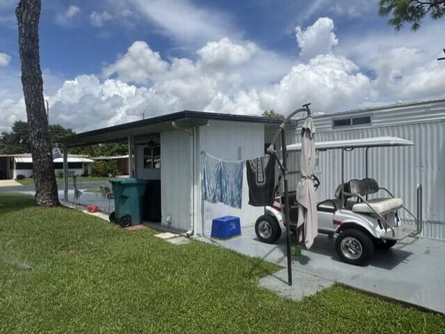 4042 Royal Manor Boulevard, Boynton Beach, FL 33436