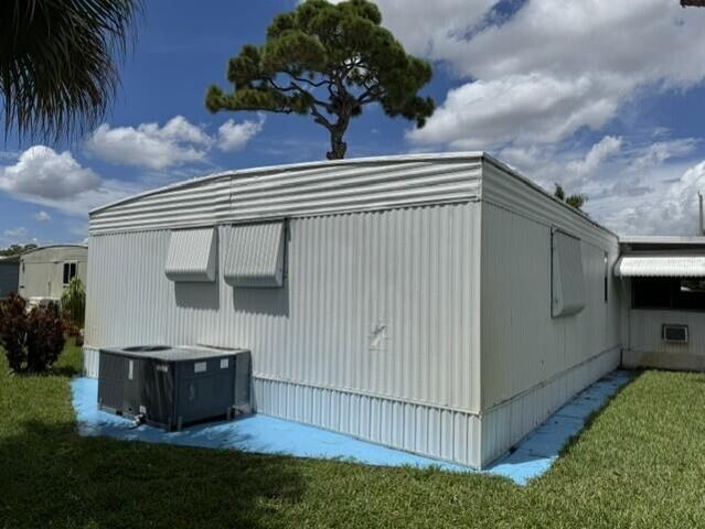 4042 Royal Manor Boulevard, Boynton Beach, FL 33436