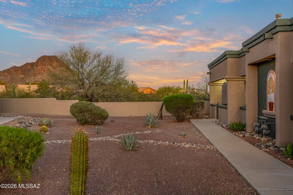 5702 W Treasure Cove Loop, Tucson, AZ 85713