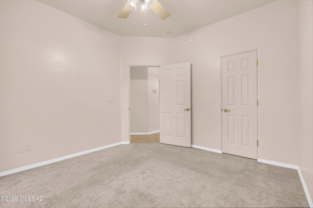 Image 17 of property listing at 5702 W Treasure Cove Loop, Tucson, AZ 85713