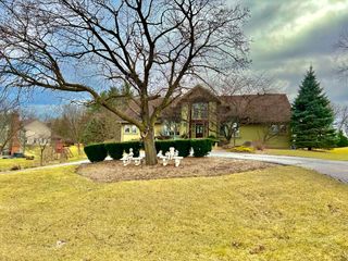 38W715 Bonnie Court, St. Charles, IL 60175