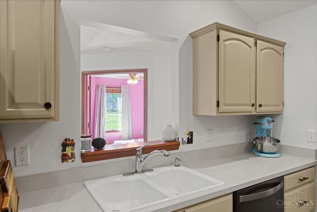 1532 Rockleigh Road, Washington Twp, OH 45458
