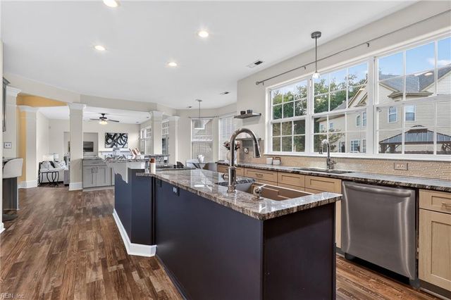 2413 Caitlan Loch LN, Virginia Beach, VA 23456