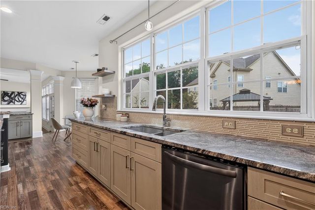 2413 Caitlan Loch LN, Virginia Beach, VA 23456