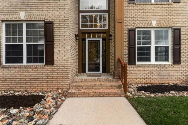 2413 Caitlan Loch LN, Virginia Beach, VA 23456
