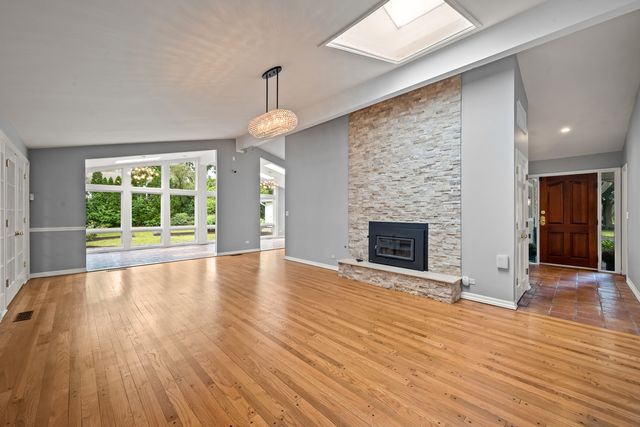 1161 Winwood Drive, Lake Forest, IL 60045